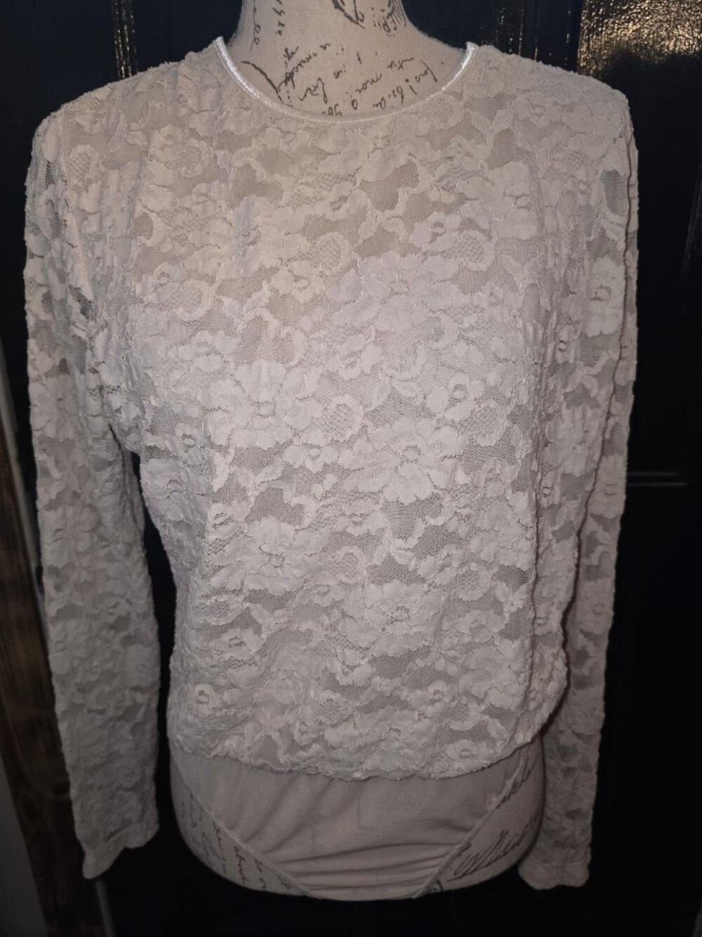 Ann Taylor Lace Long Sleeve Bodysuit Beige Nylon Blend Size L